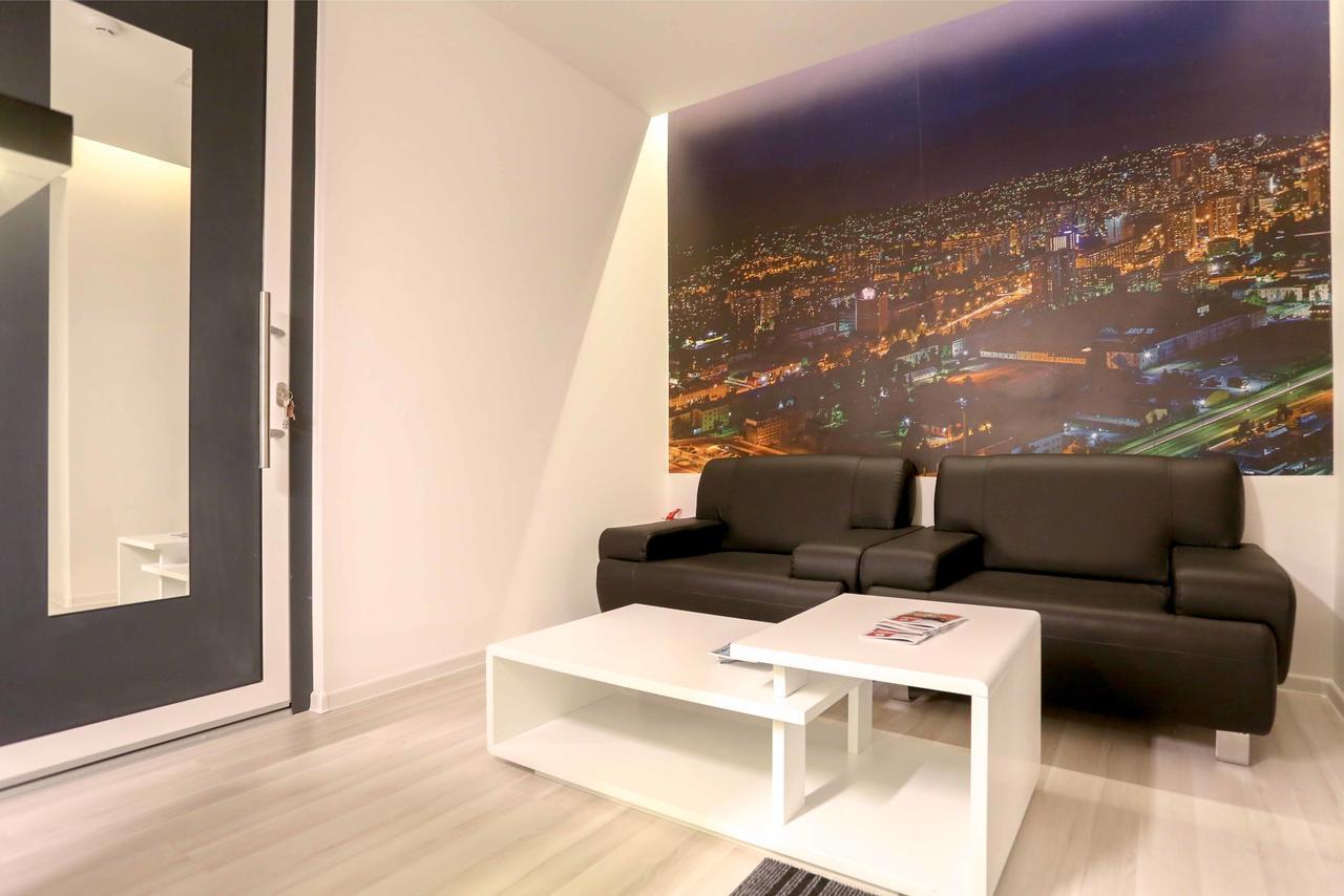 Urban Strossa 3*